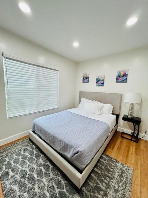 Gated Contemporary 3 Bedroom - 2 Bathroom Home In South La Plus Parking Los Angeles Eksteriør billede